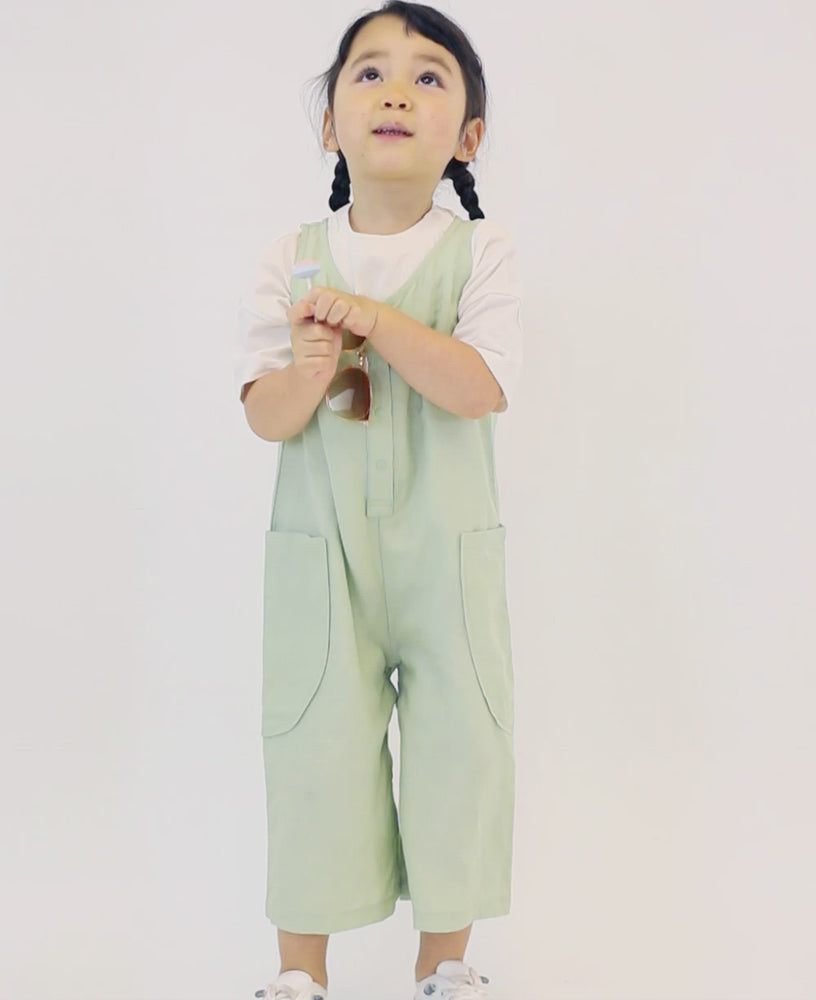 
            
                Load and play video in Gallery viewer, Tencel Linen Jumpsuit - Moss
            
        